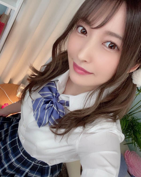 深情对望看着你高潮！ D奶美少女「藤井伊予奈」新作和她一起共度同居性爱生活！