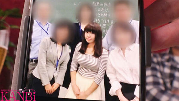 雪白美E奶人妻小学老师「奥川琉纪野」久违十年终于被进入、爽到乱喷！