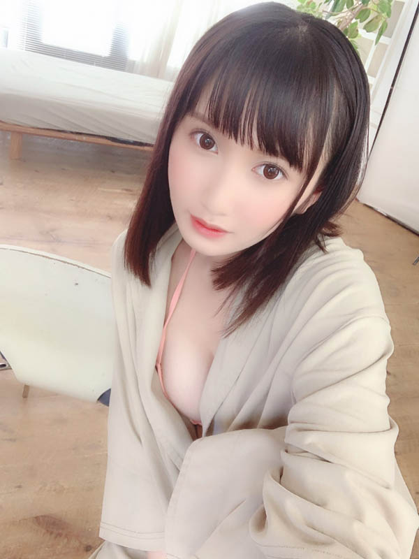 长腿、美美、F罩杯！超敏感新人「天川そら」第一次拍片就潮吹！