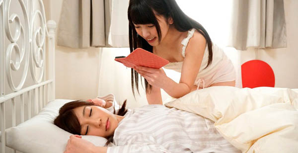 男女通吃的美少女！出道第二年就开始帮女优蕾丝破处的「仓木诗织」！