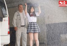SSNI-890 巨乳女学生「梦乃あいか」淋湿身体 工友大叔看到忍不住硬上-优优日报
