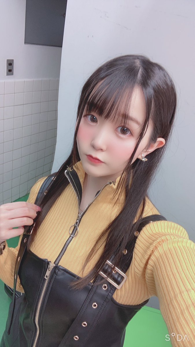 完美鲜嫩巨乳！E奶美少女“绀野美衣奈”AV出道大秀白虎与粉红美巨乳！