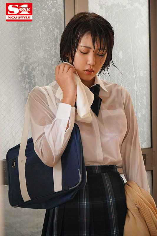 暴风雨夜晚！E奶女学生「児玉れな」湿透的制服好诱惑，变态班导师发情羞辱！