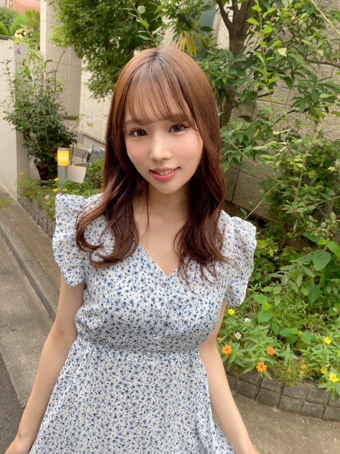 女友姐姐「新井里真」到家直接露F奶，「肉体色诱」娇喊：中出OK！