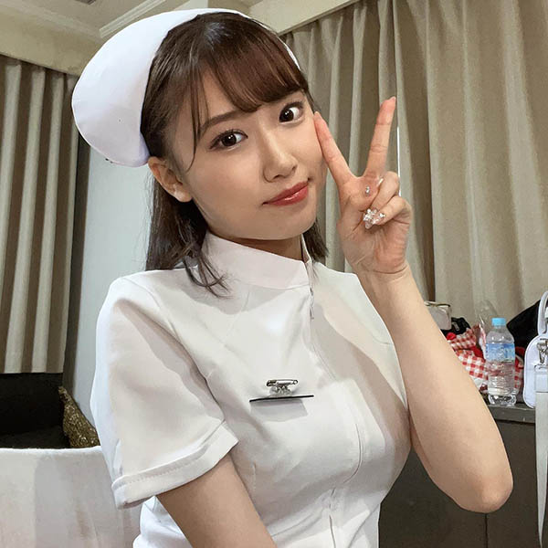 交往经验0的超巨乳护士「安达夕莉」，「把患者摆第一」要怎样服务都可以！