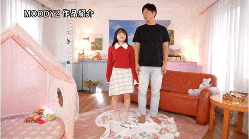 大型好色新人!娇小的她想吃鸡!