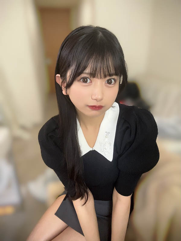 趁妻小回娘家时和幼稚园老师约会,带到附近饭店中出了...