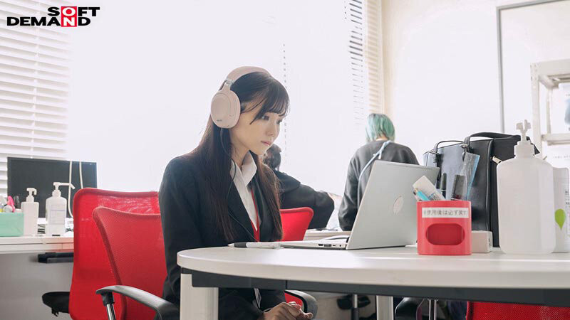 超过10万粉丝!神似「宫下玲奈」的SOD女子社员出道!