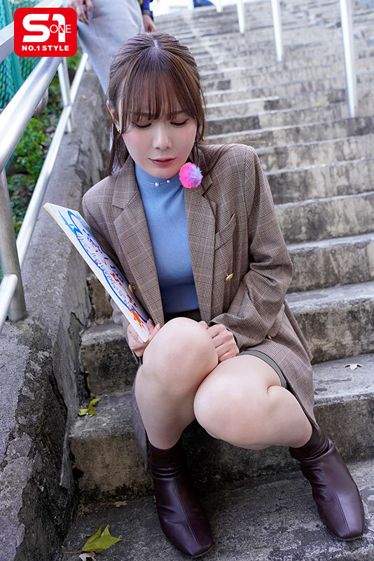 新人女主播「miru」遭前辈过激性骚,调教成边播报边失禁的崩坏体质!