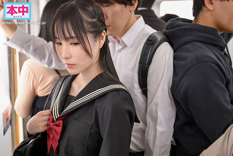 圣母系小恶魔!清纯JK「香水纯」遇到电车痴汉不反抗,反而帮他偷偷玩弄中出!