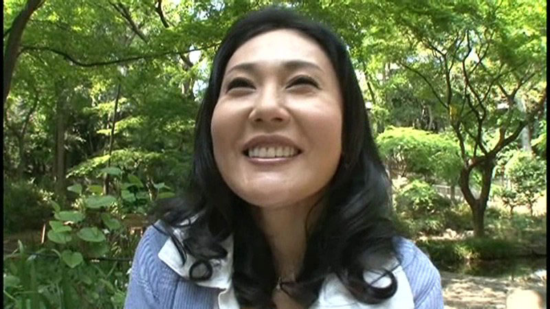 「四十路巨乳人妻」下海拍片 「10年禁欲解开封印」全面痴欲化!
