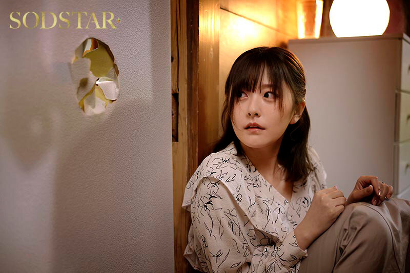 住我公寓旁的「诱惑美乳人妻」，欲求不满...用墙壁洞和我「激烈交流」...