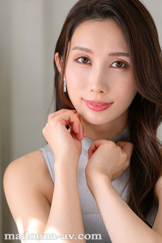 神似女优「JULIA」的新人出道!呻吟方式很性感还爱口爱!