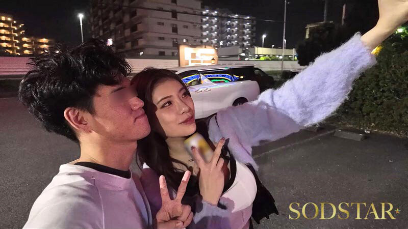 被队员集体攻击的「高挑巨乳女教练」,「袒露H奶」画面太冲击...