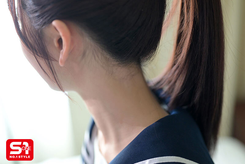 原本是超安分中年老师的我,败给了E奶超可爱美少女...
