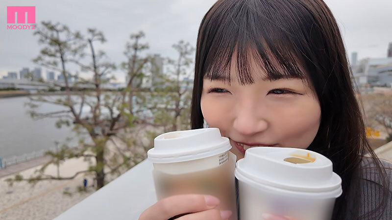爱追星的妹子被中出了!「欲望大解放」场面超激情...