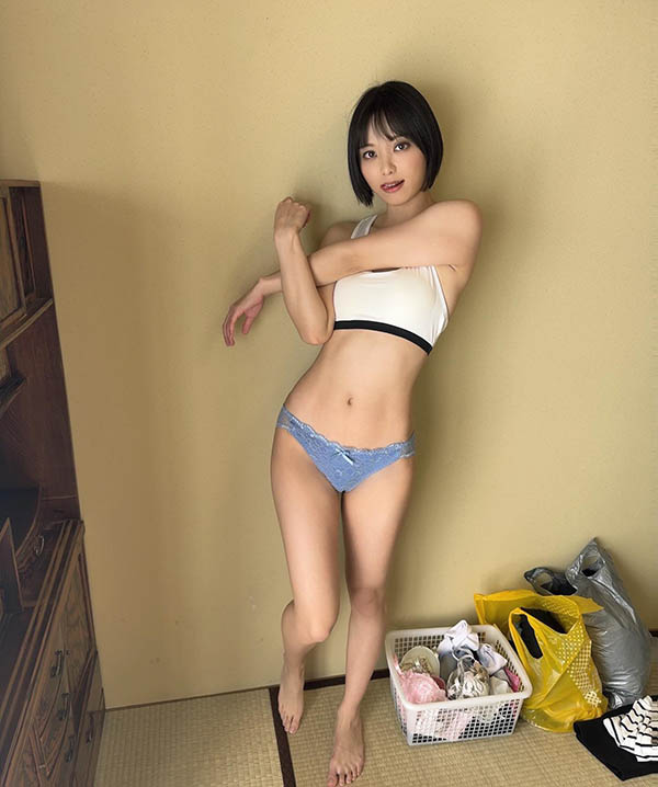 短发贫乳也很香！「纯真大眼美少女」看似无害小绵羊 床上变身大野狼