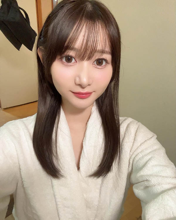 「学校第一可爱的女学生」穿上违法泳装，曲线太诱惑...让我无数次失控！