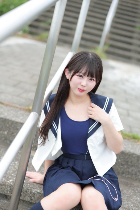 稀有的原石！「149公分萝莉制服妹」诱惑出道！