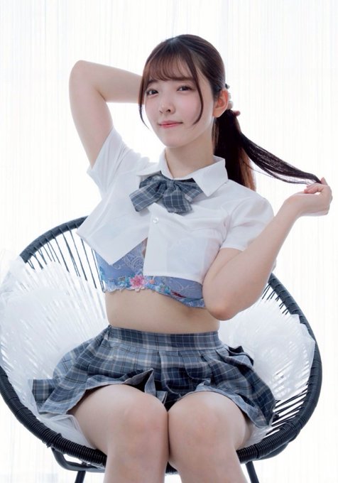 超弩级身材恶魔！22岁顶级雪白美爆乳美少女「彩月七绪」AV最新作中出解禁！