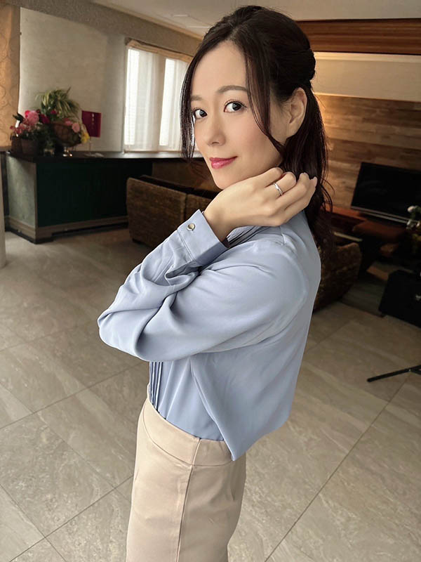 『地位、名声、金钱都不在乎！』 资产破百万美金美女企业家下海拍AV