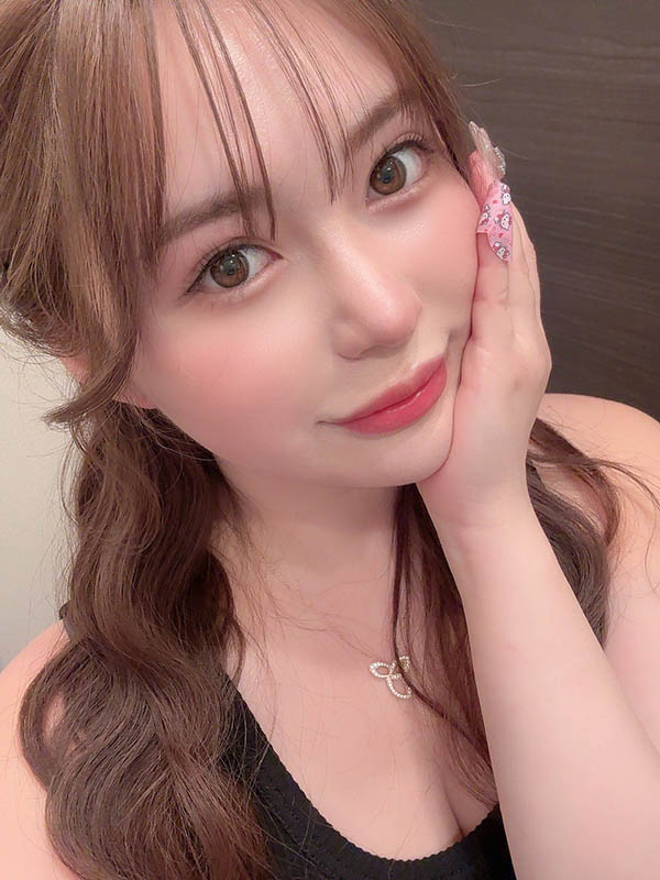 爱管闲事的J奶漂亮护士「五条恋」!老婆不贴心没关系她会帮忙照顾病患