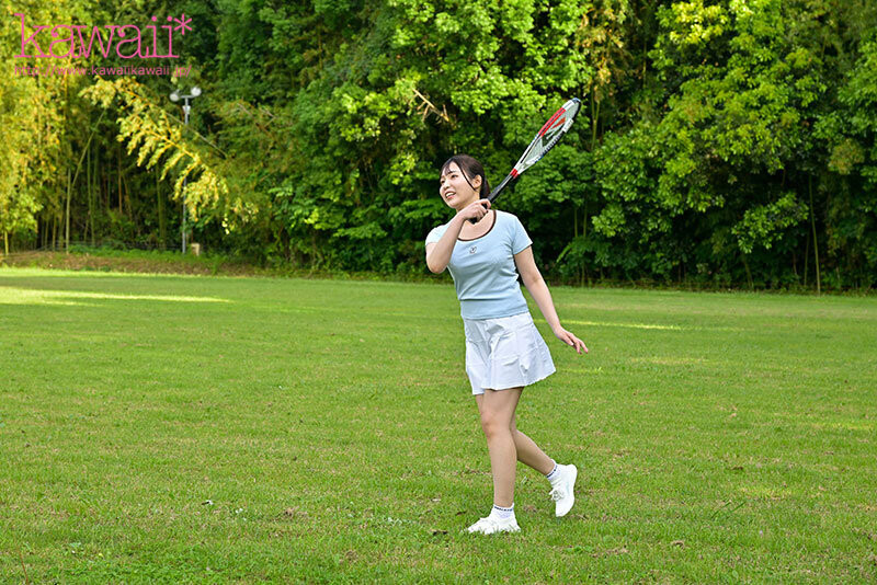 超绝笑颜的「可爱现役女大生」出道，潮吹功力一流...太湿润！