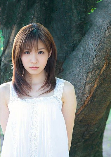 神似台湾知名女歌手爆红！曾经的JK制服美少女人气AV作品大公开