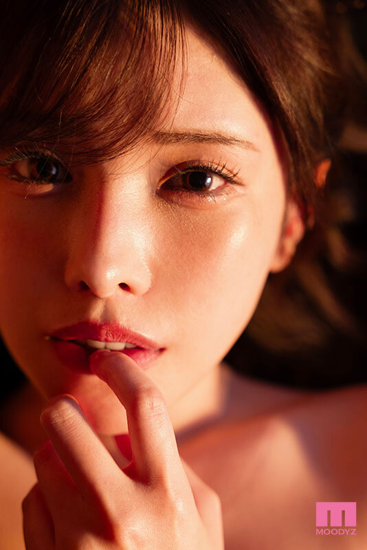 10年最终章！88公分顶级长腿美少女AV天后「新有菜」AV引退作解禁！