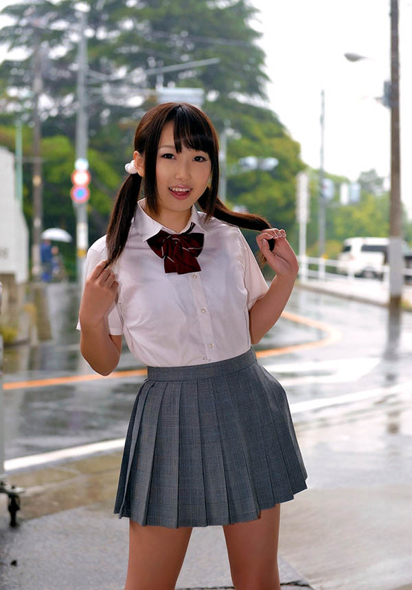 既是小只马萝莉，也是清纯JK美少女 一体双享掳获不少老司机的身心～