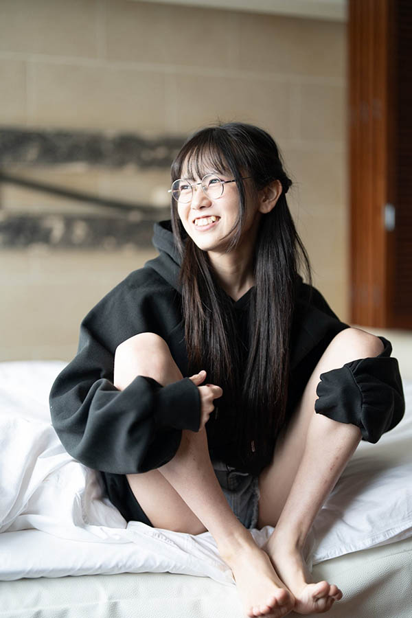 「小只马虎牙妹」稚嫩未熟体野性未除 浓密x刚硬x黑长毛肆意生长！