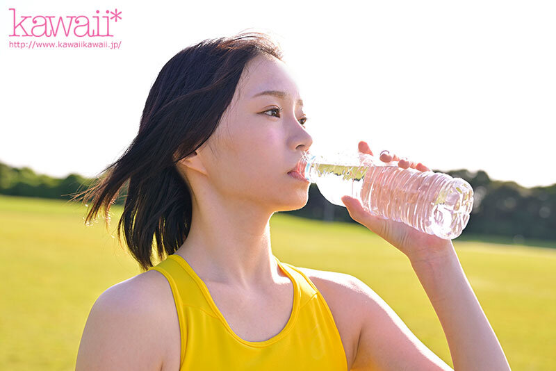 长跑界的新星出道!有着无限体力和性欲的「高身长女大生」!