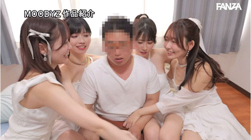 4位美少女女优上门榨干你!无论和谁一起达到高潮都是最棒的!