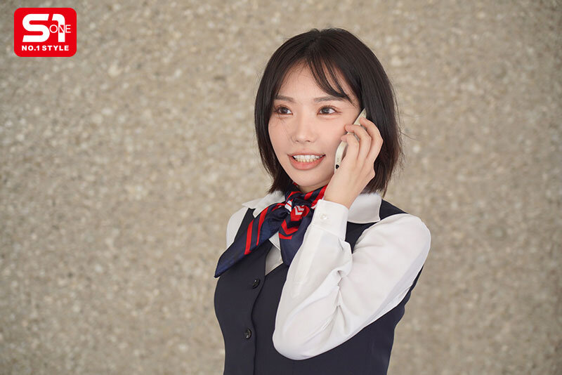 在VIP室任何命令都完全同意的美乳空姐，各种重口味调教都OK...