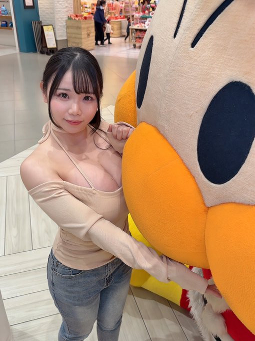 恋川小桃(恋川こもも)出道作品番号及封面，「恋川小桃」个人简介