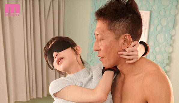 「十年一遇」的极细腰美少女，「20岁青春胴体」太有看点...