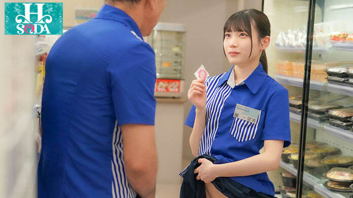 光滑白虎！深夜在便利商店和「可爱美少女」无套中出...