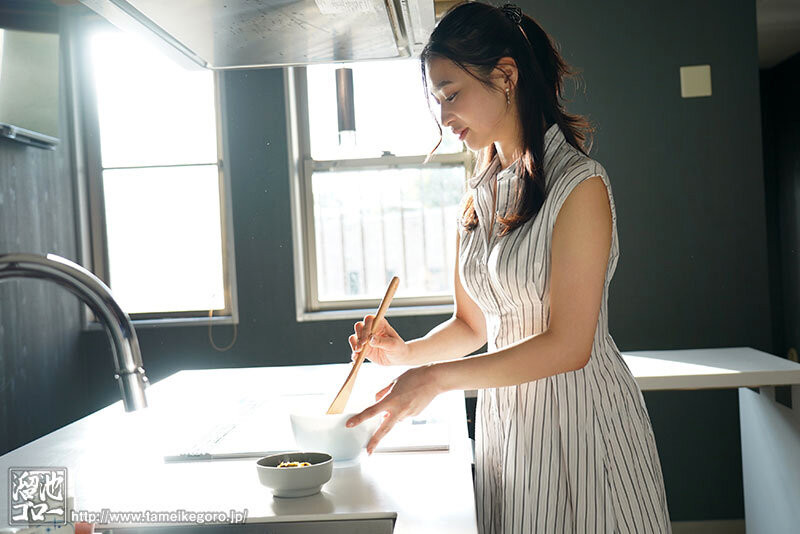 8头身好比例的人妻下海了！「丰满白皙巨乳」超有看点...