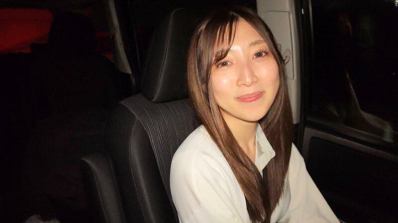 和性感人妻的「假日口爱约会」，她还换上Cos服诱惑...超惹火！