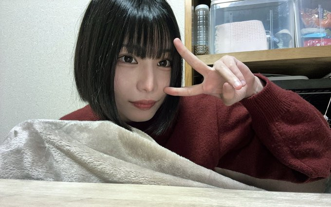 CK内衣爆击！23岁F罩杯水蛇腰短发美少女网红「Soa」最新作挑战对决痴汉！