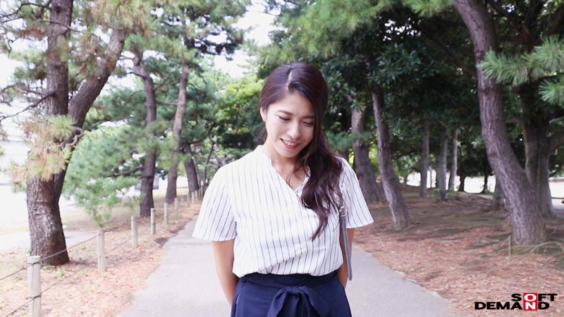 老公太软烂，只好自己硬起来！「35岁人妻」为扛家计下海拍片超能干～