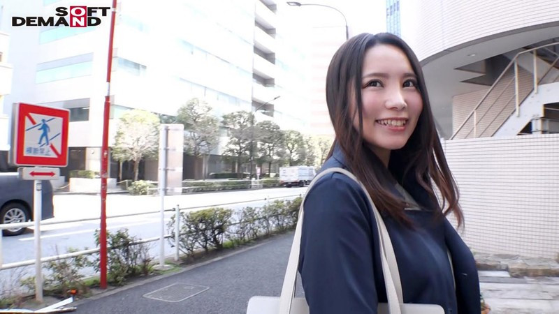 老公是美国人还不满足？！真．美人妻为体验AV拍摄下海当AV女优…