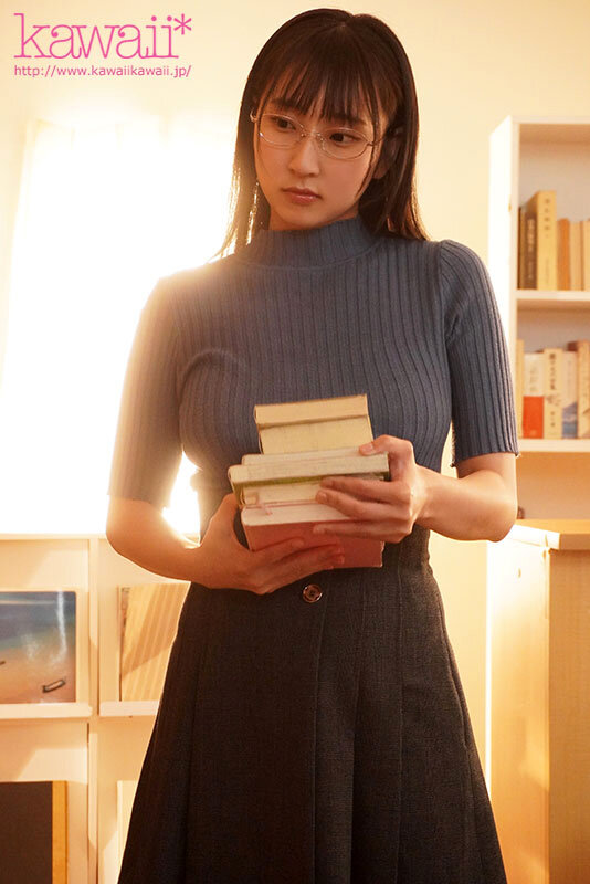 来看一下老师的巨乳吧!和学生独处就会露出整个胸部的教育实习生!