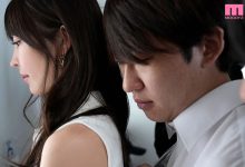 MIKR-082 「黑丝美腿正妹教师」在满员电车里引诱学生当痴汉，偷偷侵犯她！-优优日报