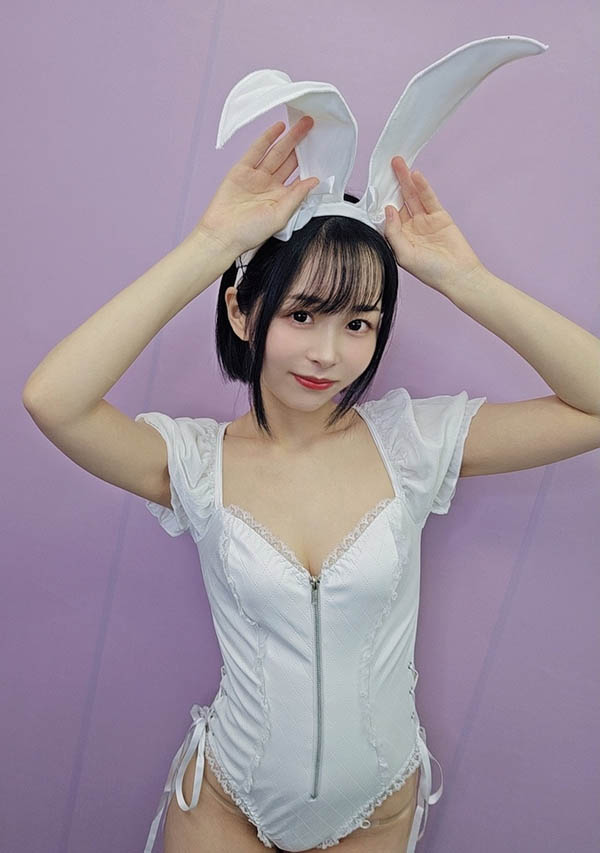 合法中出脱处!「童颜正妹」用啦啦队造型答谢粉丝的爱!