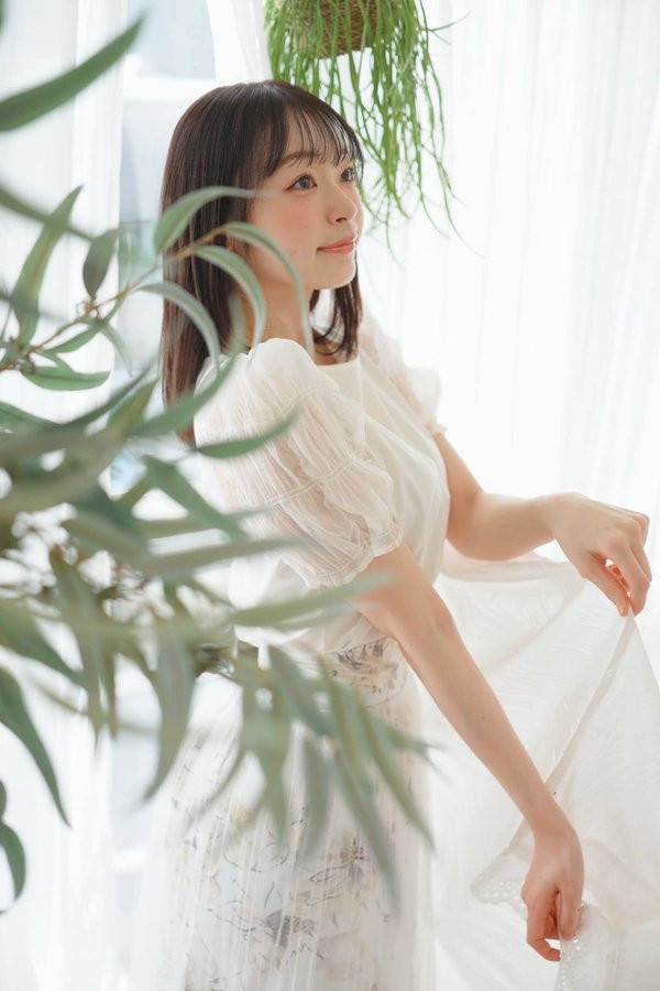 白花仁爱(白花にあ)出道作品番号及封面，「白花仁爱」个人简介