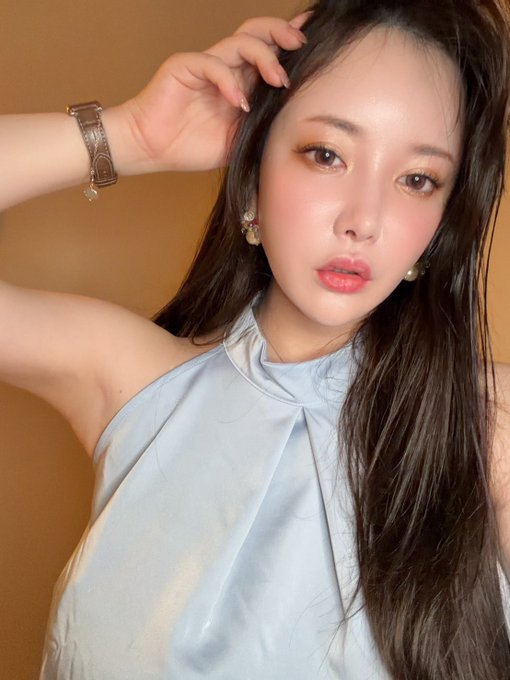 恸!28岁Q罩杯业界第一超乳女王「Himari」自曝本月份已拍完引退作品!!
