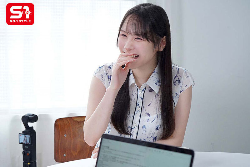 AV女优大战AI！23岁E罩杯白嫩巨乳美少女