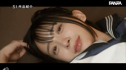 「I罩杯巨乳新人」首挑战高校制服妹,「火辣双球」满到要蹦出!