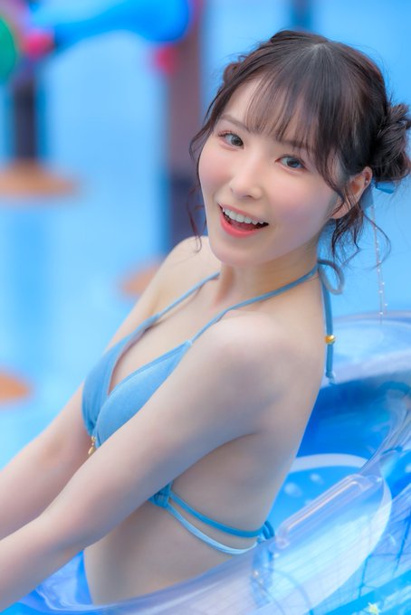 撑过就能无套中出！C罩杯颜面最强白皙雪乳美少女「香水纯」5周年AV新作特别演出！